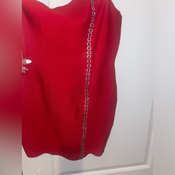 H:ours ALISHA ONE SHOULDER DRESS IN RED Size Medium - Picture 6 of 15